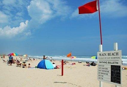Red Flag on Main Beach