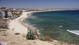 Big bay, big waves - Playa Costa Azul - San Jose del Cabo