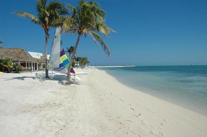 2005-06-19 - Old Bahama Bay - West End Bahamas - BEACH_066913